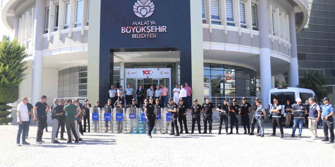 Malatya Büyükşehir Belediyesine ‘Sarı Öfke’