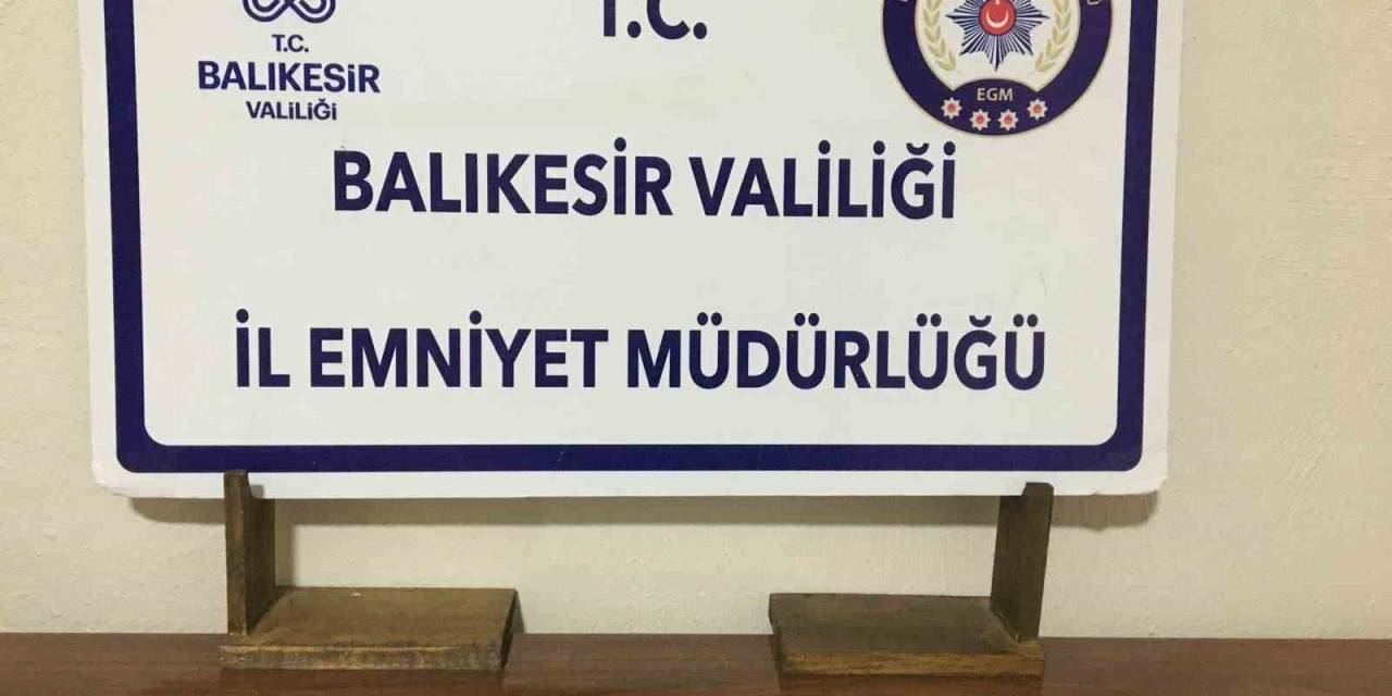 Uyuşturucu Kuryesi 2 Şahıs Gönen’de Yakayı Ele Verdi