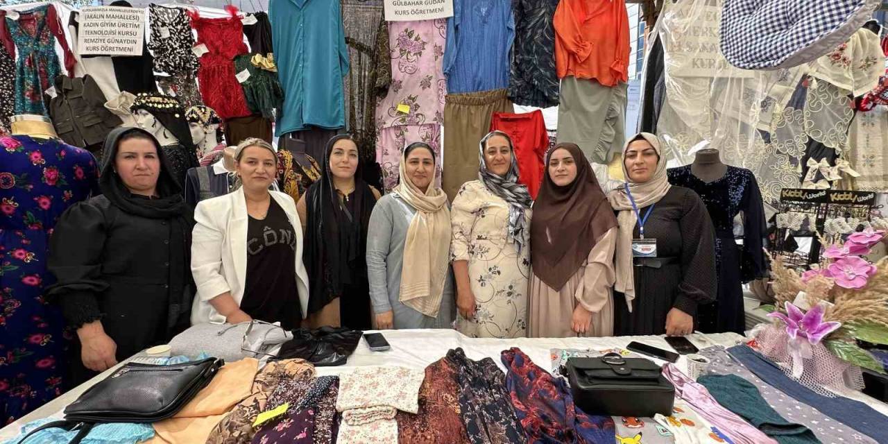 Atık Malzemelerden Yaptıkları Ürünleri Sergilediler