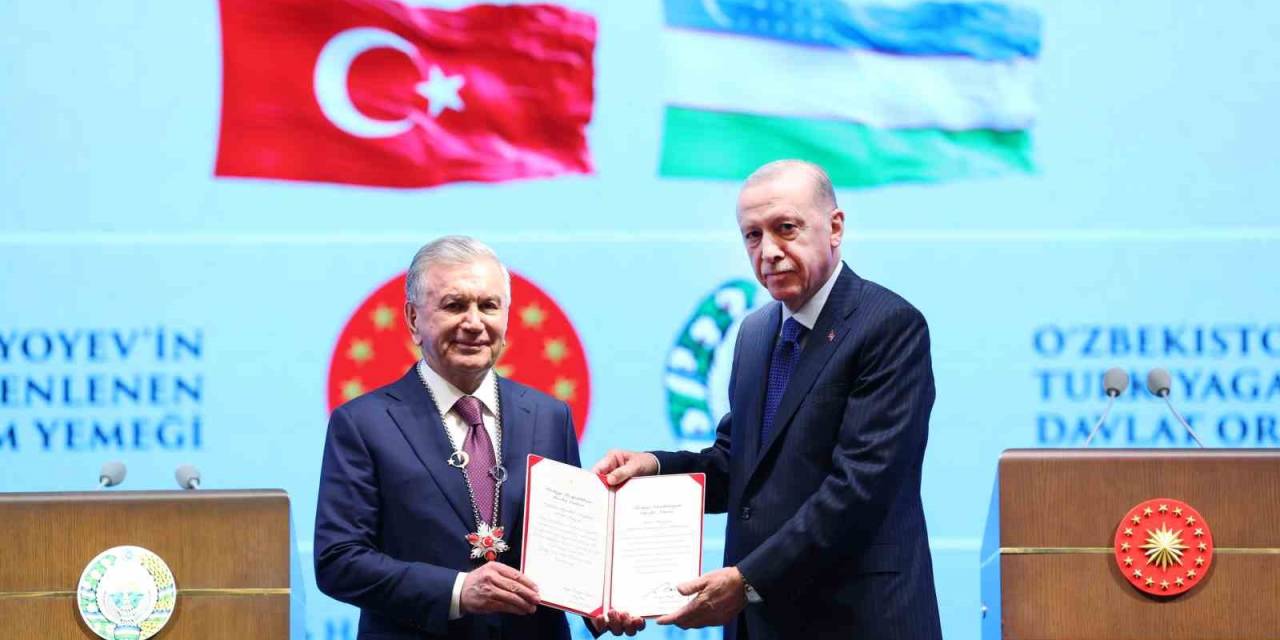 Cumhurbaşkanı Erdoğan, Özbekistan Cumhurbaşkanı Mirziyoyev’e Devlet Nişanı Tevcih Etti