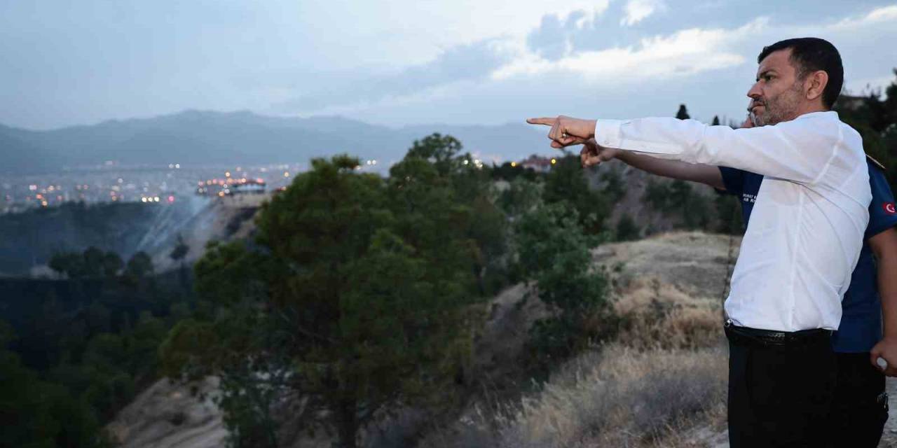 Denizli Büyükşehir Yangına 2 Ayrı Noktada Müdahale Etti