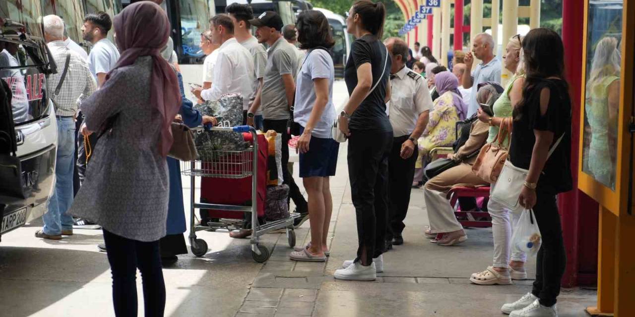 Bayram Yolculuğu El Öpmeye Değil, Yüzmeye