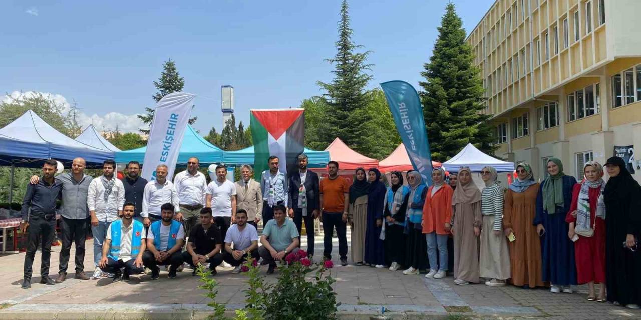 Eskişehir’de Filistin Halkı İçin Hayır Pazarı Düzenlendi