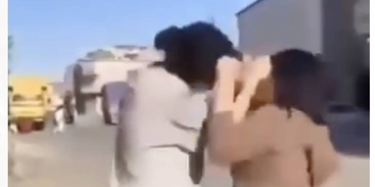 Başakşehir’de Utandıran Görüntü: Genç Kızlar Sokak Ortasında Saç Saça Kavga Etti