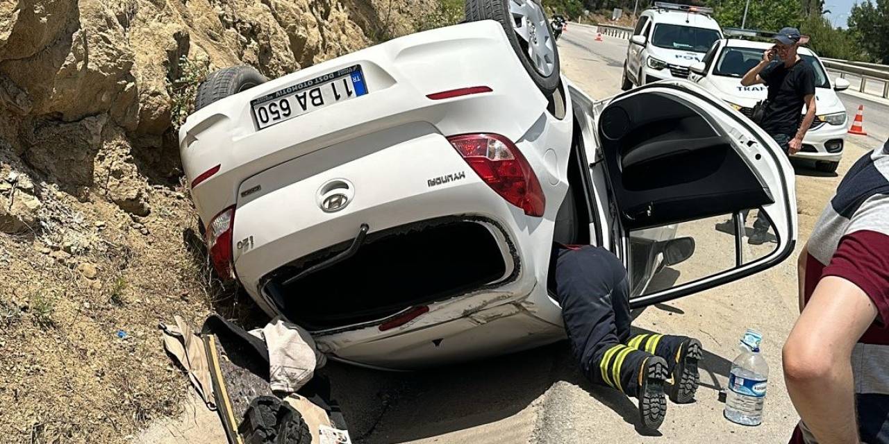 Sulama Kanalına Devrilen Otomobil Sürücüsü Yaralandı