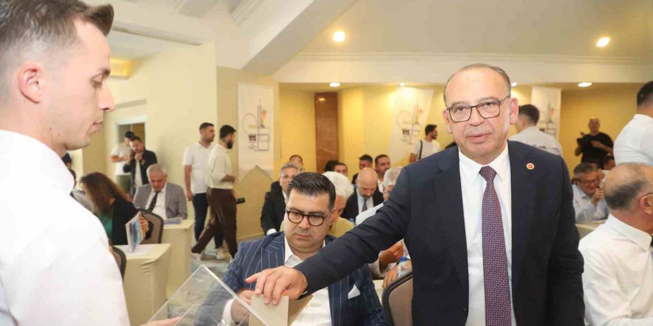 Başkan Akın, Ege Belediyeler Birliği Encümen Üyeliğine Seçildi