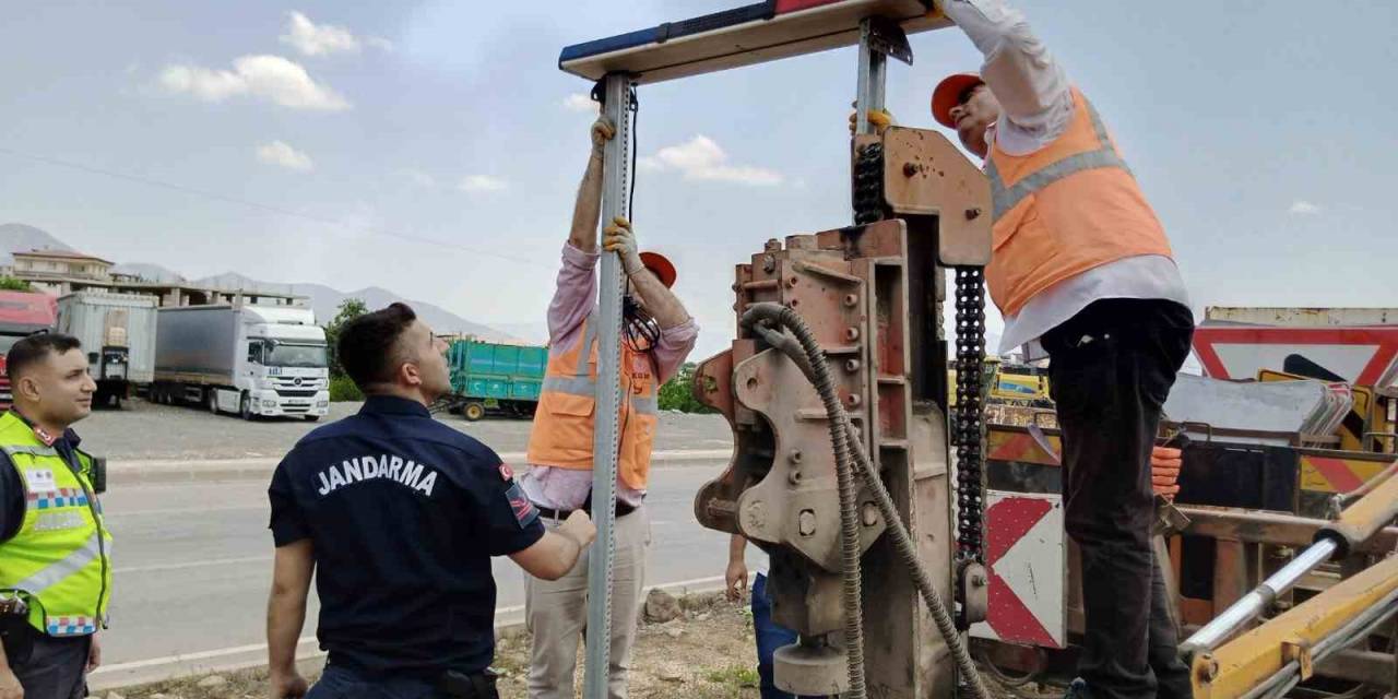 Gaziantep Jandarma Çakarlı Tepe Lambası İle Kazaları Azaltmayı Hedefliyor