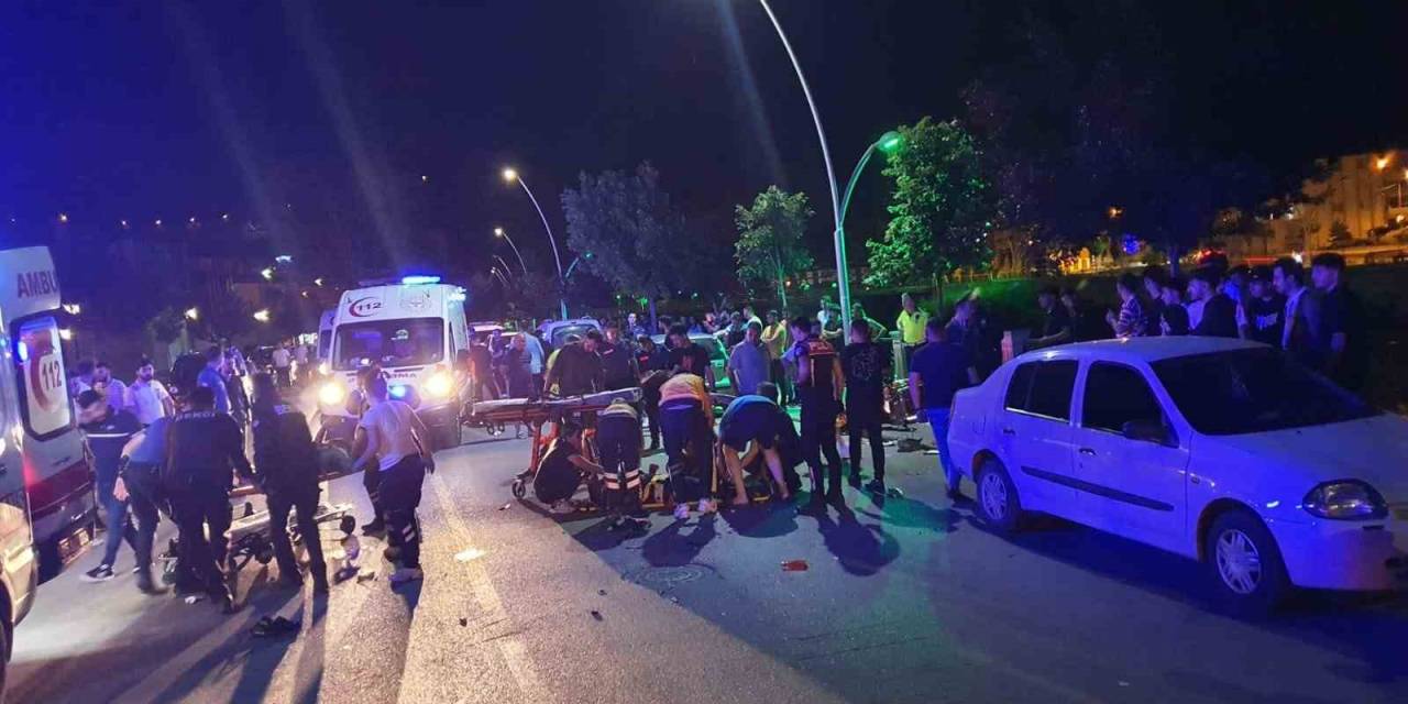 Amasya’da İki Motosiklet Kafa Kafaya Çarpıştı: 2 Genç Hayatını Kaybetti