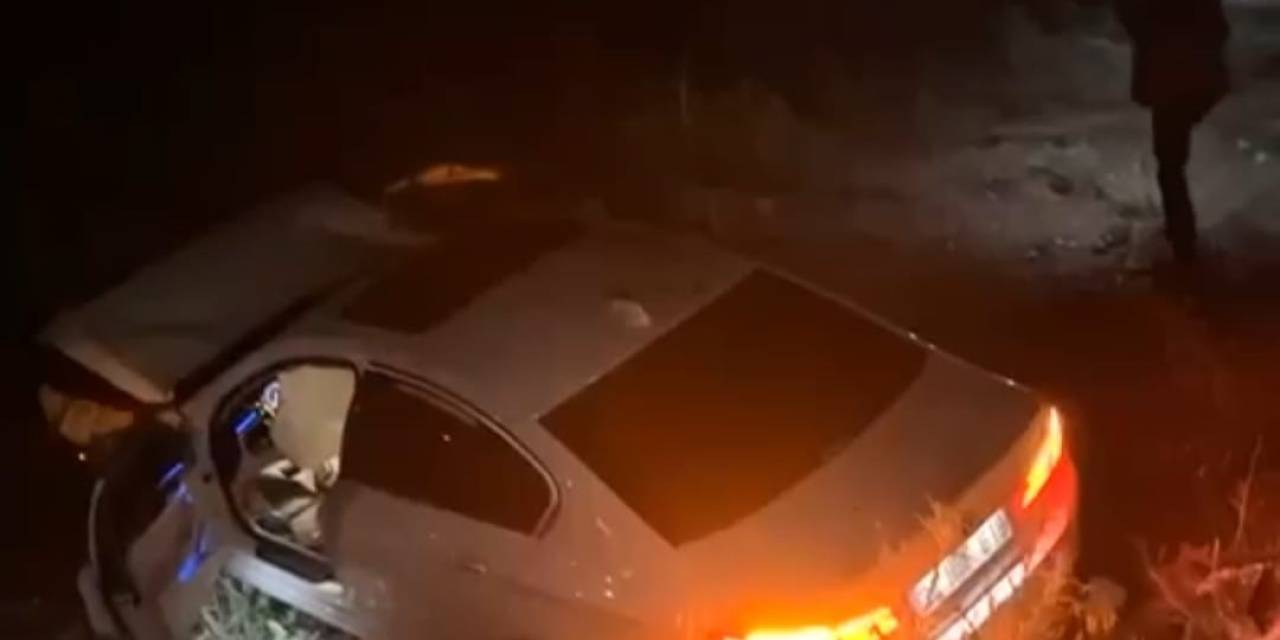 Başkale’de Otomobil Sürüye Çarptı: 18 Koyun Telef Oldu