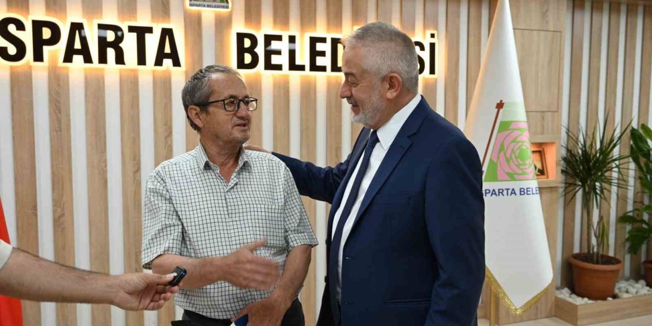 Vatandaşlar Bağışta Bulunarak Hastaneye Katkı Sağlıyor