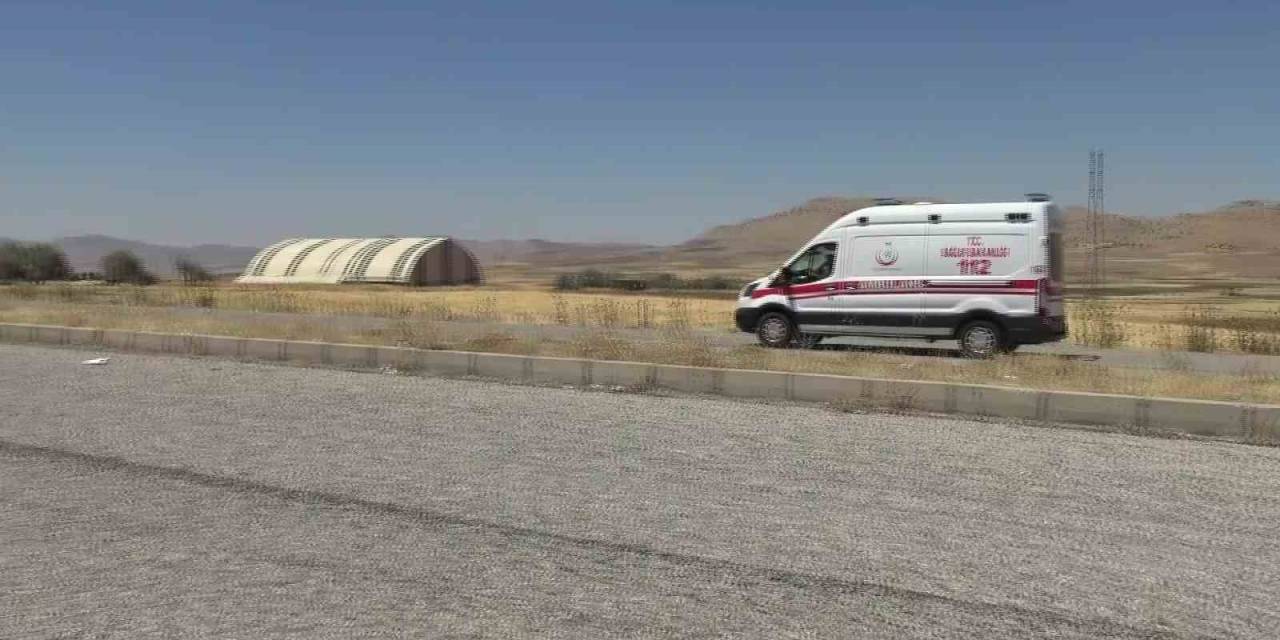 Gercüş’te Otomobil Takla Attı, 4’ü Çocuk 5 Kişi Yaralandı