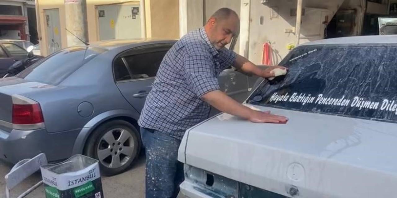 Yolda Bulduğu İçi Para Dolu Cüzdanı Sahibine Teslim Etti