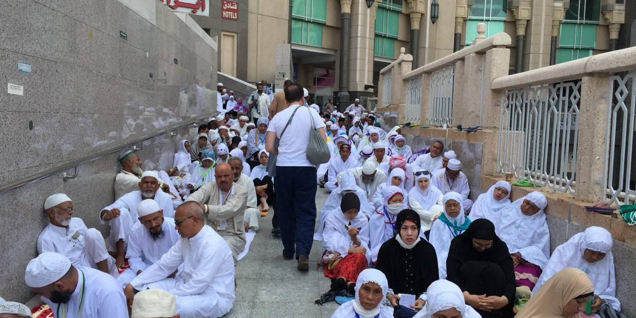 Milyonlar Kabe’de Cuma Namazında Buluştu