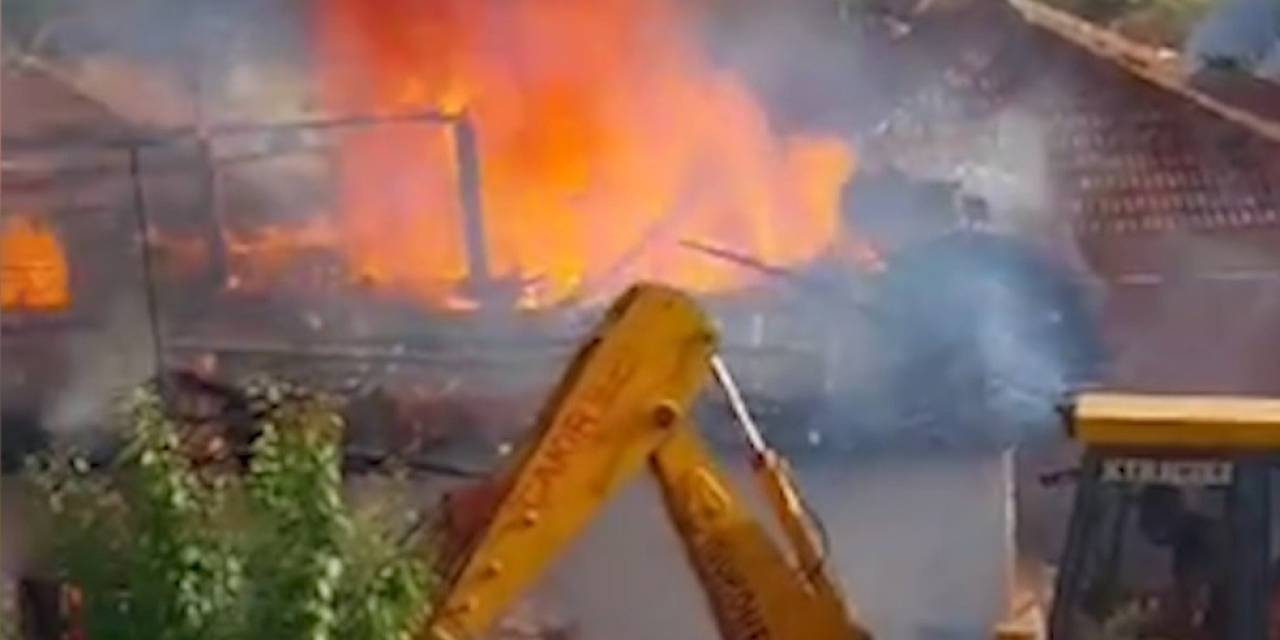 Tüp Patladı, Ev Alevlere Teslim Oldu