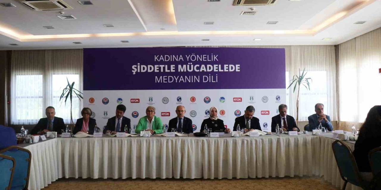 Kadına Yönelik Şiddetle Mücadelede Medyanın Dili Bu Toplantıda Konuşuldu