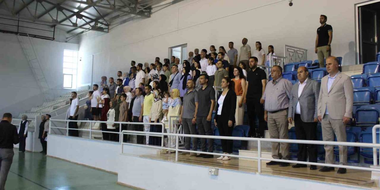 Kaymakam Ünal, Miniklerin Mezuniyet Sevincine Ortak Oldu