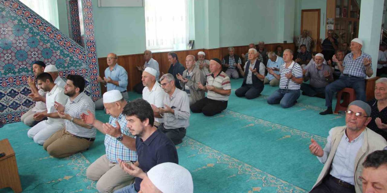 Tekirdağlı Çiftçiler Yağmur Duasına Çıktı