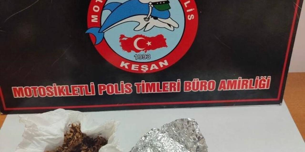 Polisin Durdurduğu 2 Şüphelinin Üzerinden Uyuşturucu Çıktı