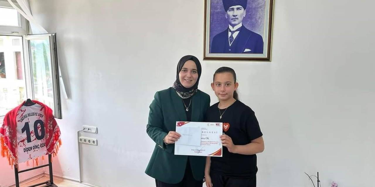 Bursluluk Sınavında Türkiye Birincisi Sındırgı’dan