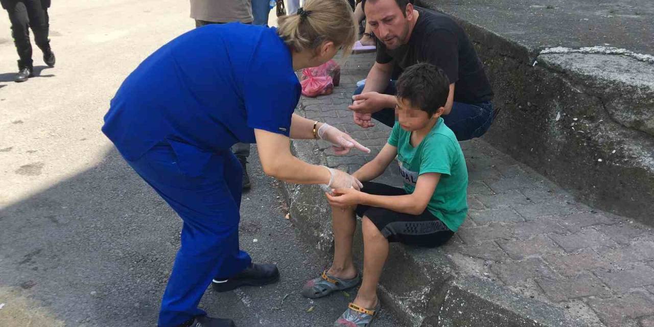 Mahallede Bisiklet Süren Çocuk Otomobile Çarptı