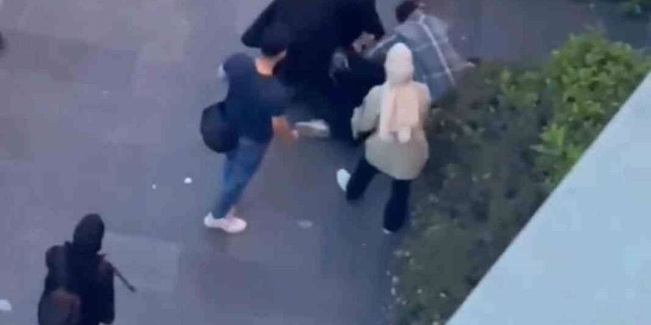 Sultanbeyli’de Kadınların Tekmeli Yumruklu Kavgası Kamerada