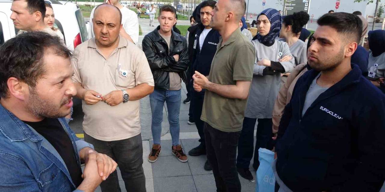 Kütahya Şehir Hastanesi’nin Temizlik İşçileri ’iş Bırakma Eylemi’ Yaptı