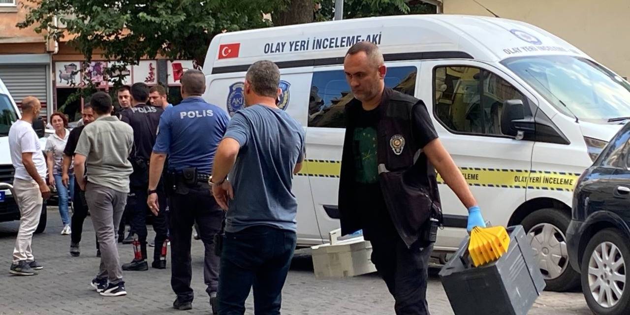 Kızı Tarafından Cansız Bedeni Bulundu, Kocası Her Yerde Aranıyor