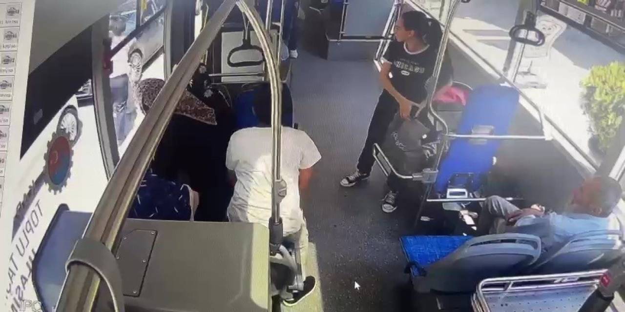 Otobüs Şoförü İle Vatandaşın Kavgası Kamerada