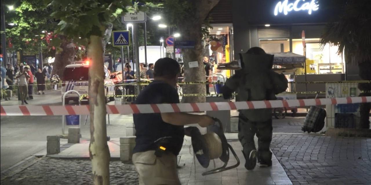 Şehir Merkezindeki Şüpheli Valiz Fünye İle Patlatıldı