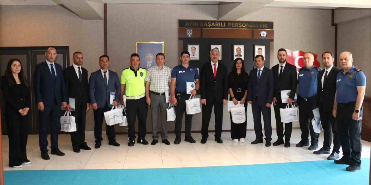 Başarılı Personeller Ödüllendirildi