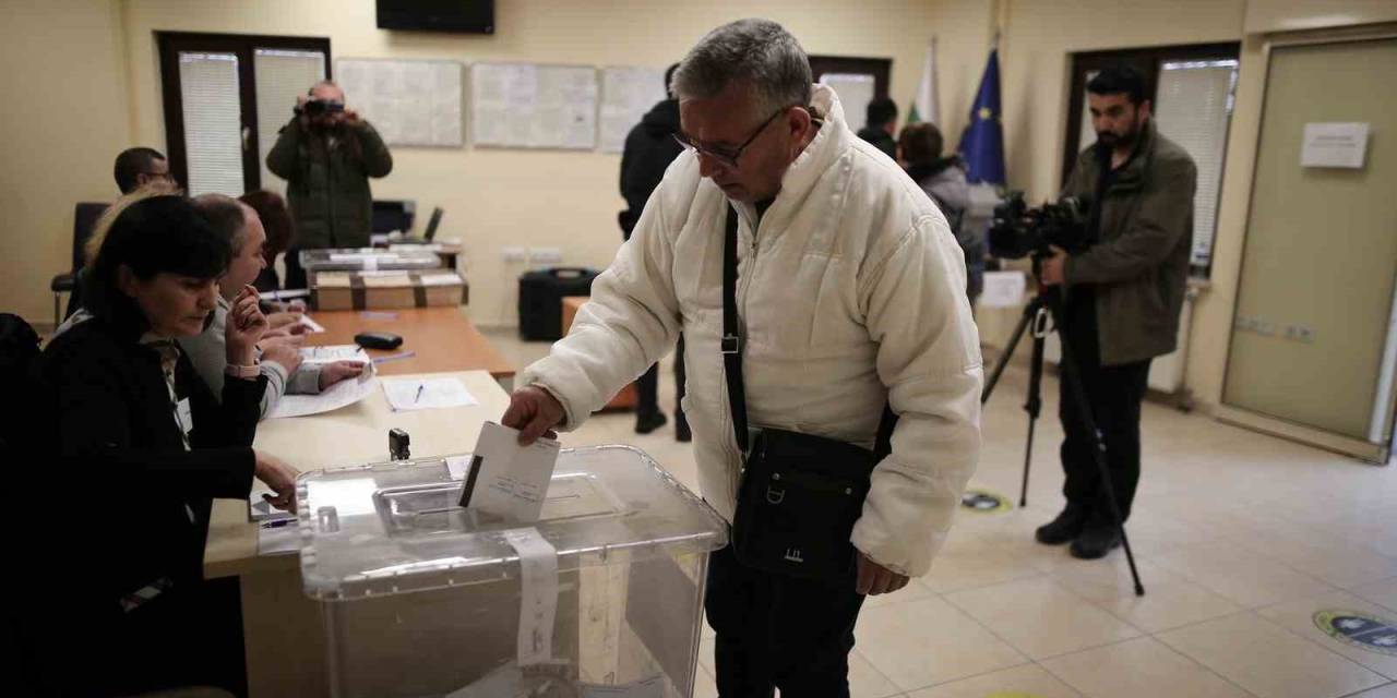 Komşu’daki Seçim Heyecanı Bursa’daki Soydaşları Sardı