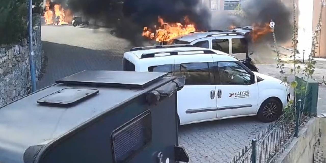 Kendi Evini Ve Araçlarını Yakıp, Olan Biteni Böyle İzlemiş