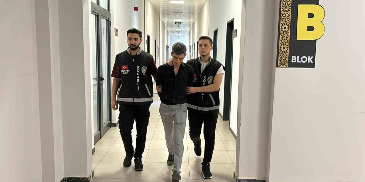 Sosyal Medyadan Canlı Yayın Açarak Eniştesini Bıçakladı