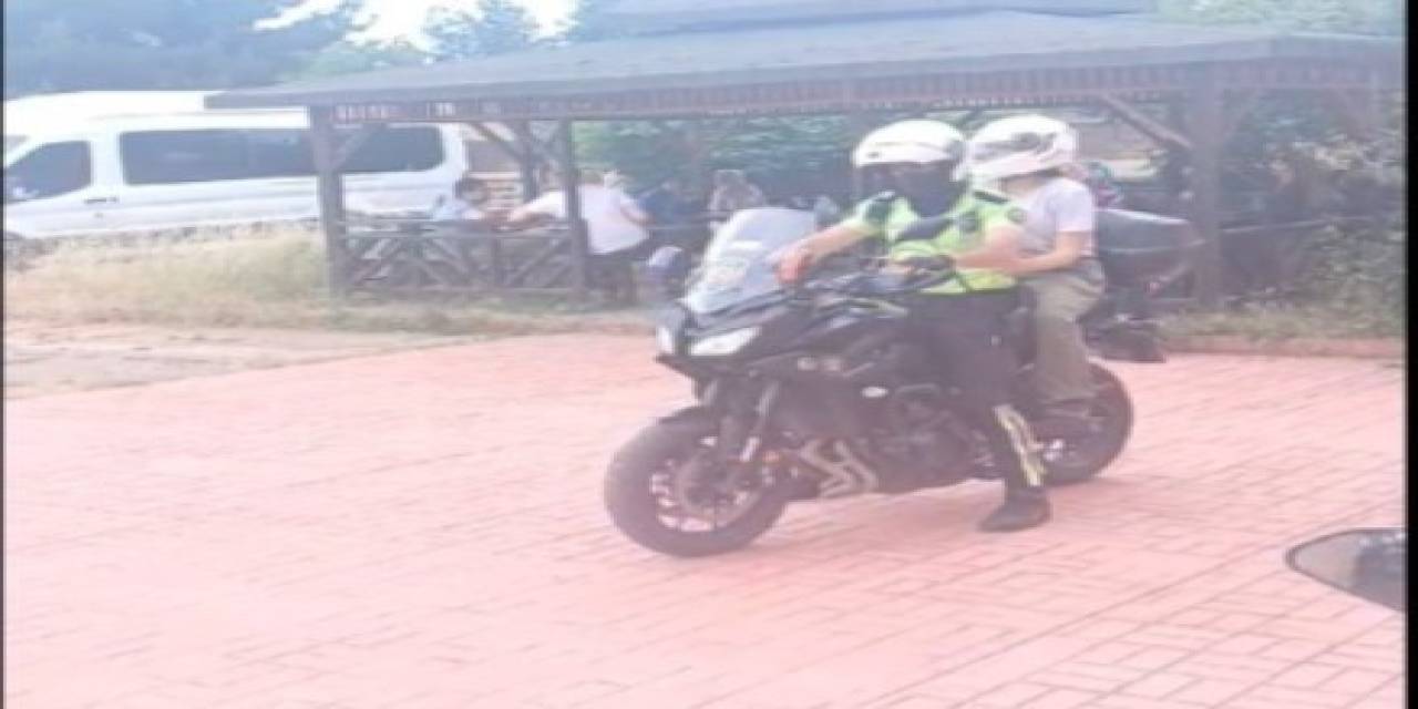 Yks’ye Geç Kalan Öğrencileri Polis Yetiştirdi