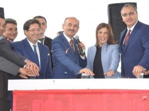Bakan Müezzinoğlu Ve Aşçı Hastanenin Temelini Attı
