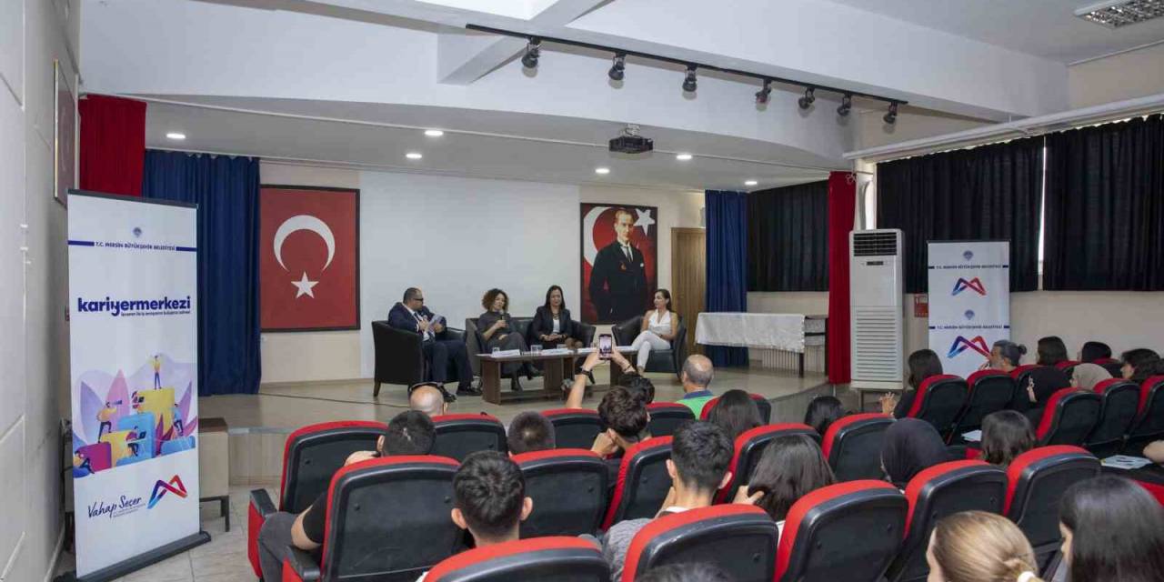 Liseli Öğrenciler, Kariyer Günü’nde Sektör Temsilcileriyle Buluştu