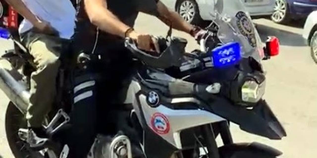 Öğrencilerin Yardımına Polis Yetişti