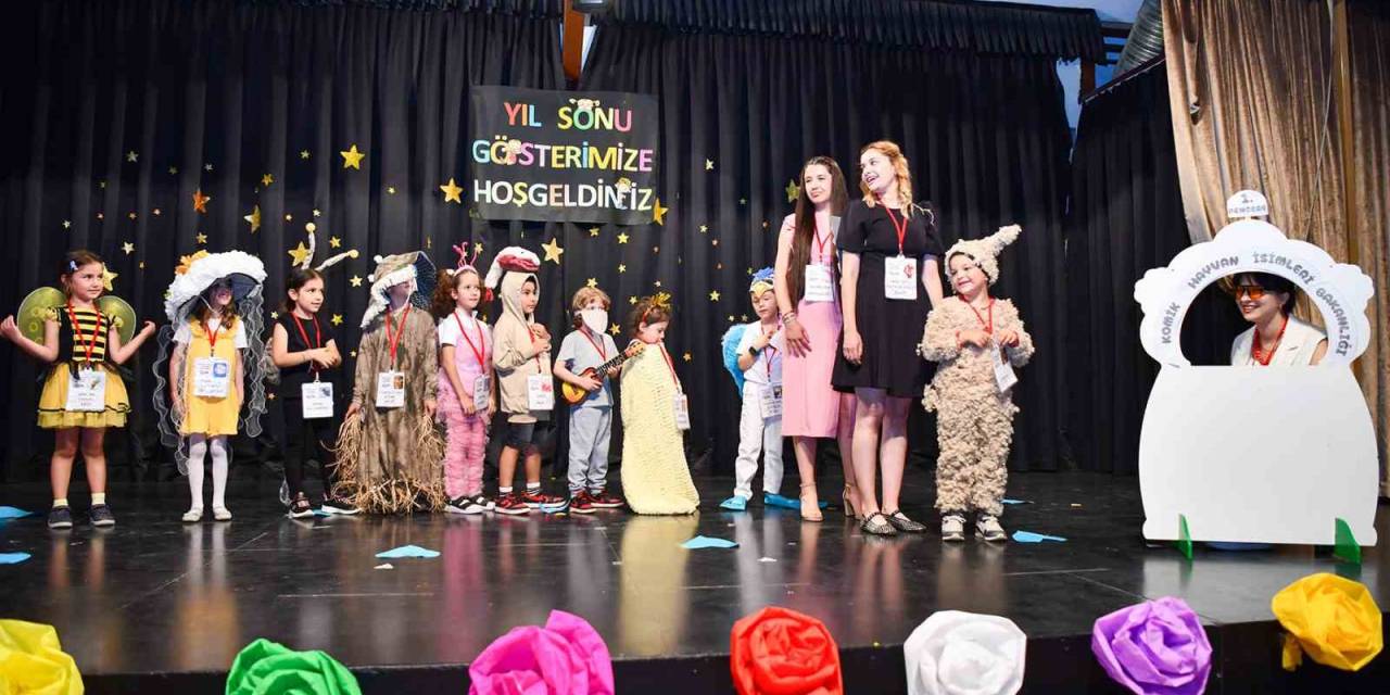 Miniklerin Mezuniyet Coşkusu