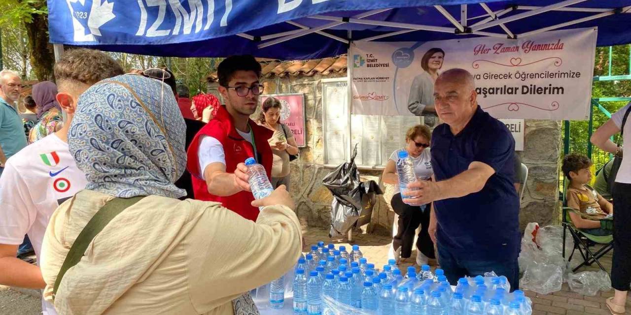 Yanlış Okula Giden Öğrenciyi Belediye Ekipleri Sınava Yetiştirdi