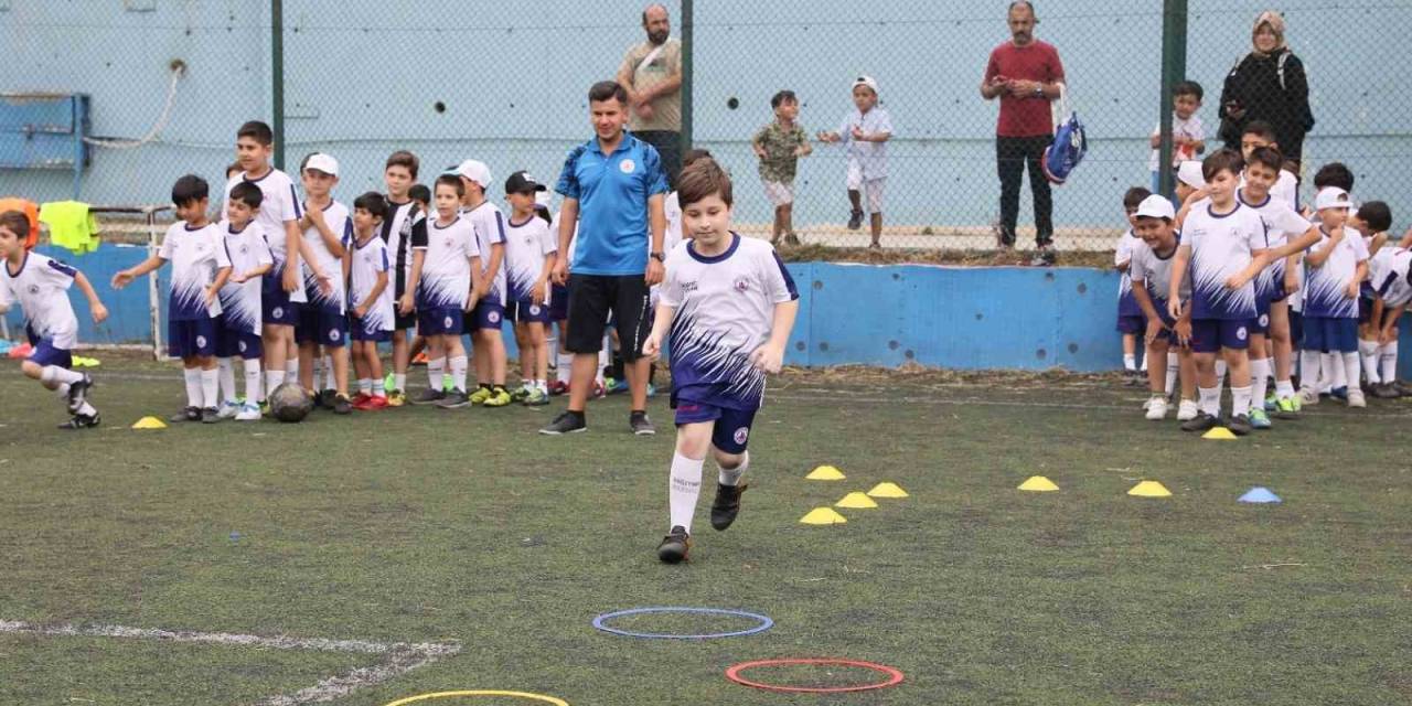 Kağıthane Belediyesi 22 Farklı Branşta Öğrencilere Eğitimler Veriyor