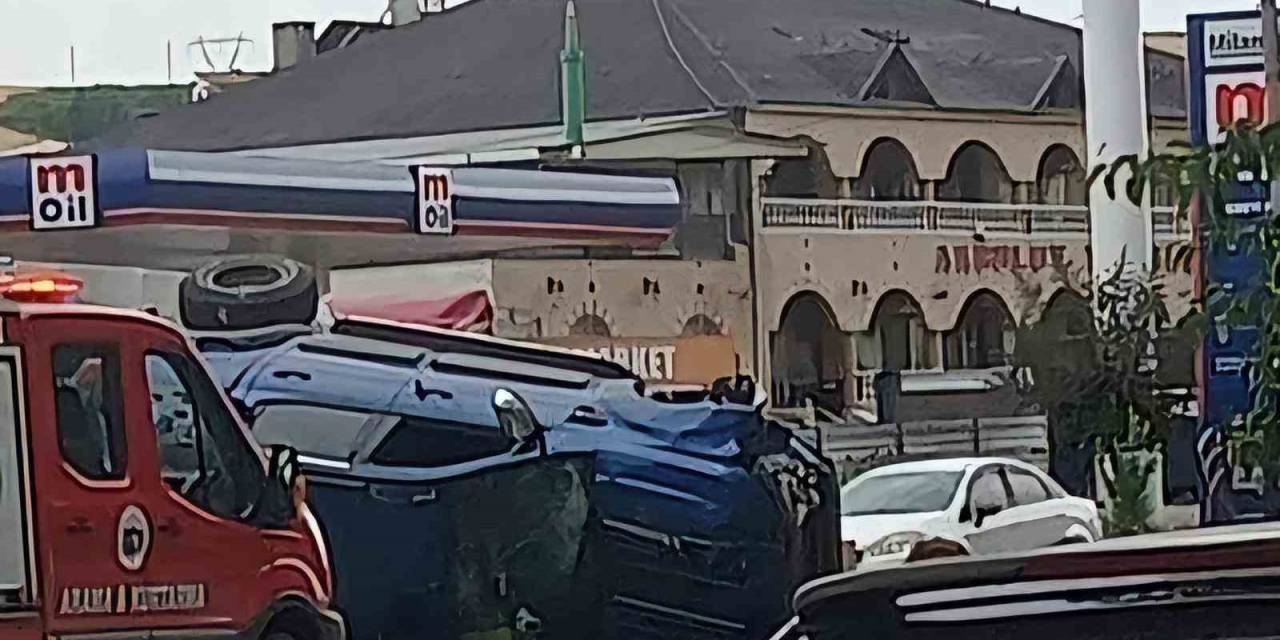 Kontrolden Çıkan Araç Takla Attı:  2 Yaralı