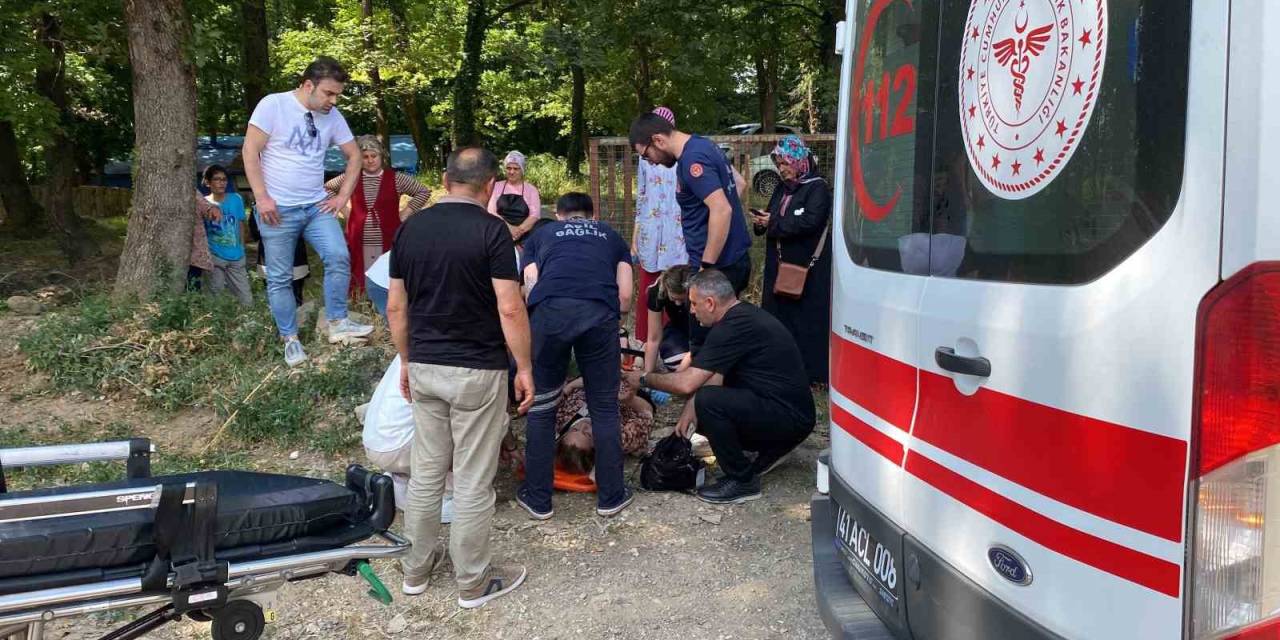 2 Otomobil Kafa Kafaya Çarpıştı: 2 Yaralı