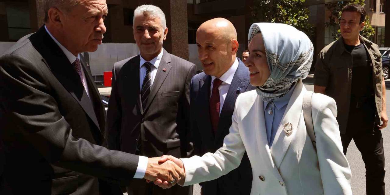 Cumhurbaşkanı Erdoğan’dan İhracatçıya Müjde: “Döviz Bozdurma Zorunluluğunu Yüzde 30’a İndirdik”