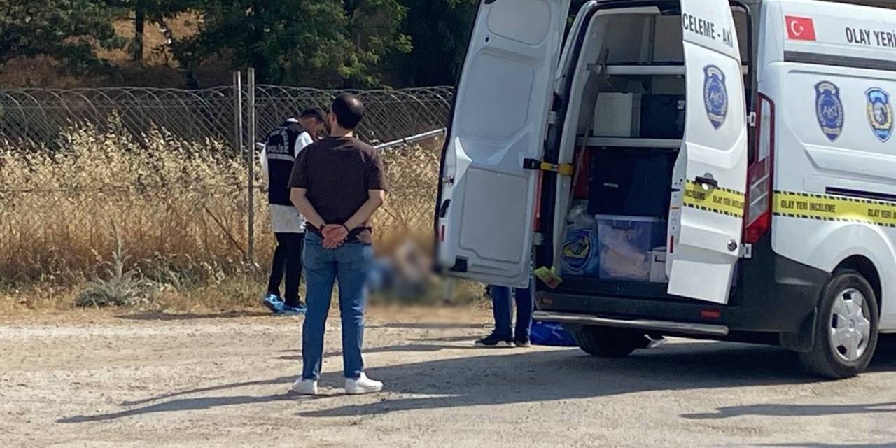 Yol Kenarından Başından Vurulmuş Halde Ölü Bulundu