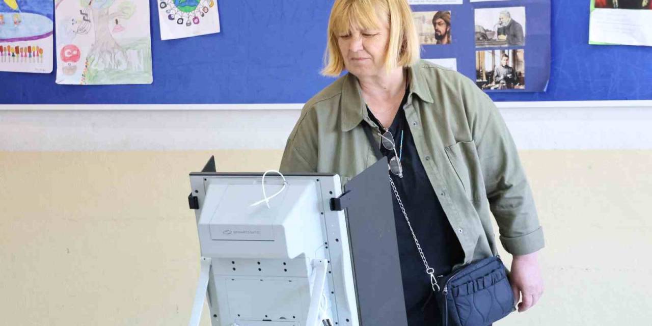 Eskişehir’de 4 Bin Çifte Vatandaş Bulgaristan Seçimleri İçin Sandığa Gitti