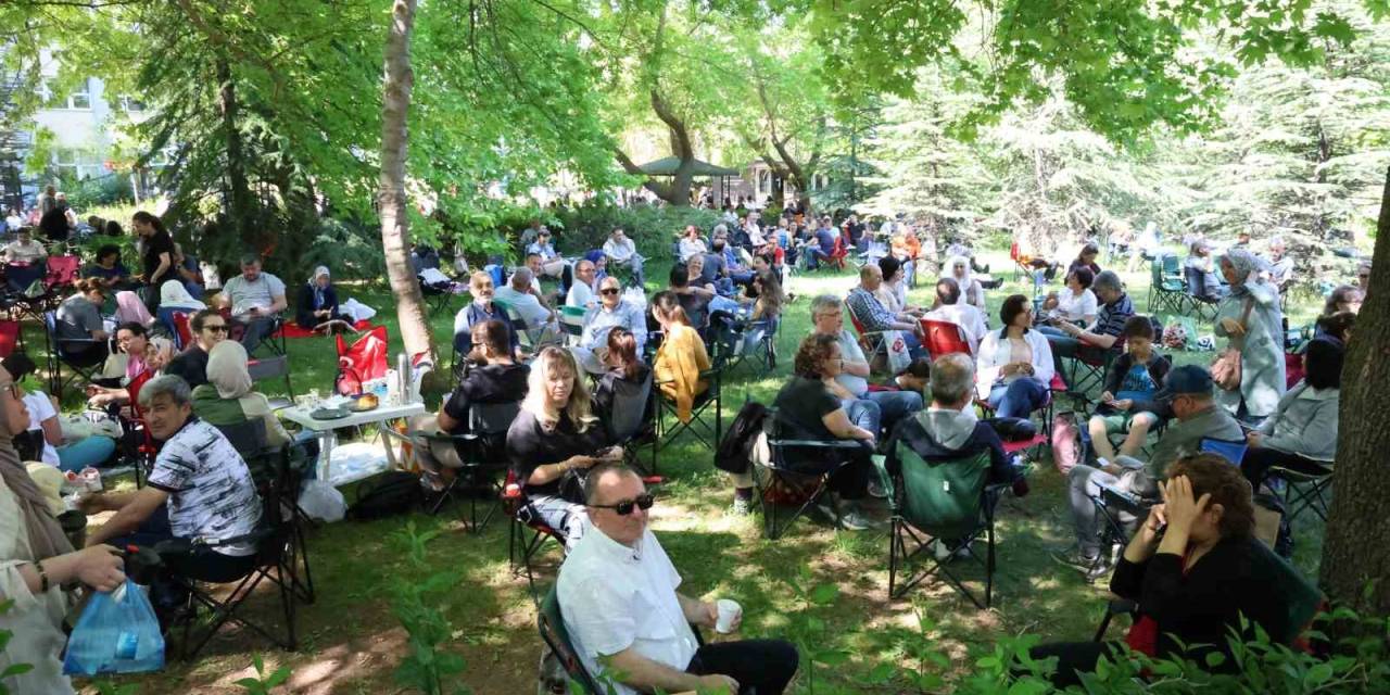 Öğrenciler Sınıflarda Aileleri İse Dışarıda Ayt Heyecanı Yaşadı