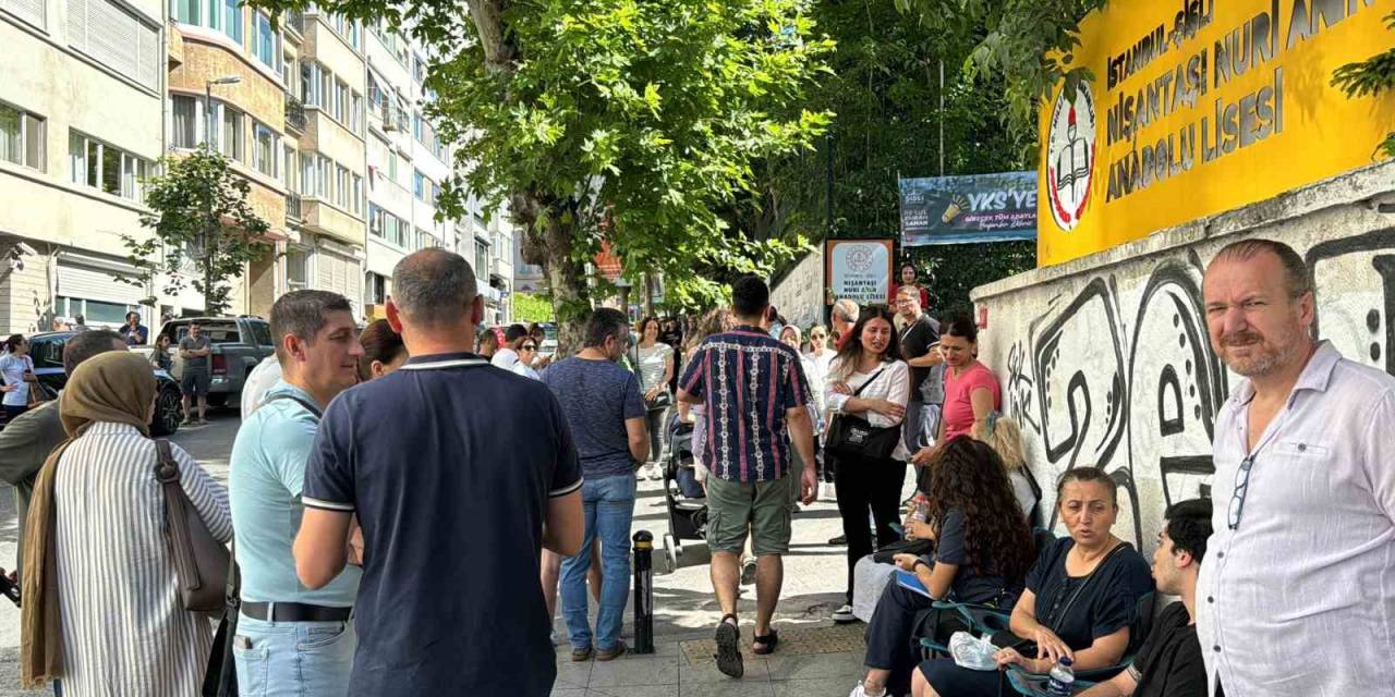 İstanbul’da Ayt Heyecanı Başladı: Geç Kalan Öğrenciler Alınmadı