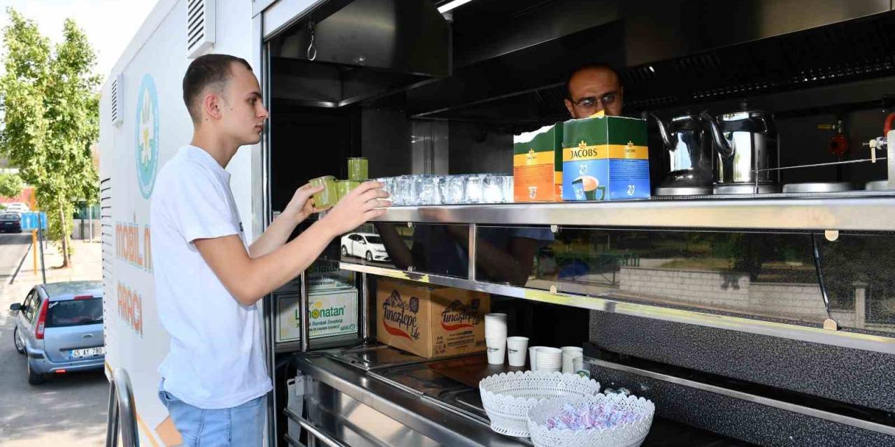 Manisa Büyükşehir Öğrencileri Yalnız Bırakmadı