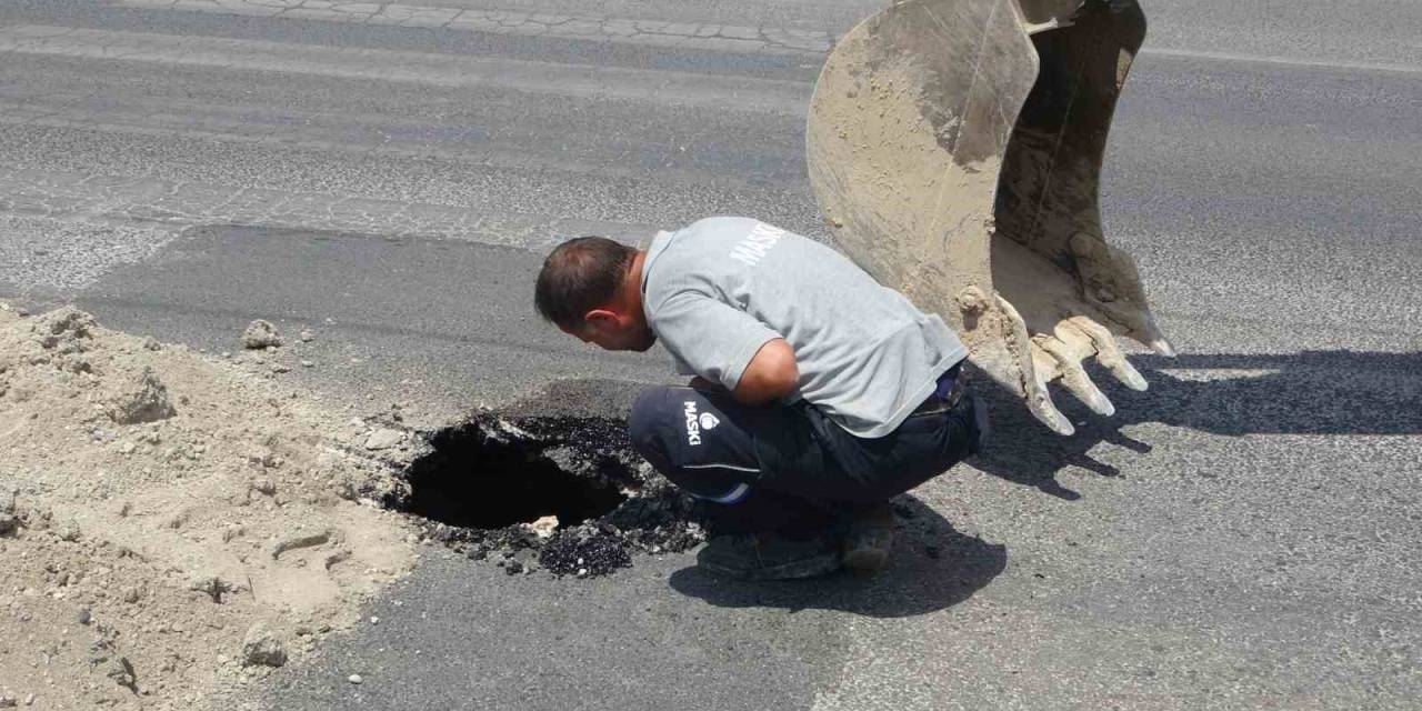 Malatya’da Yolda Çökme Meydana Geldi