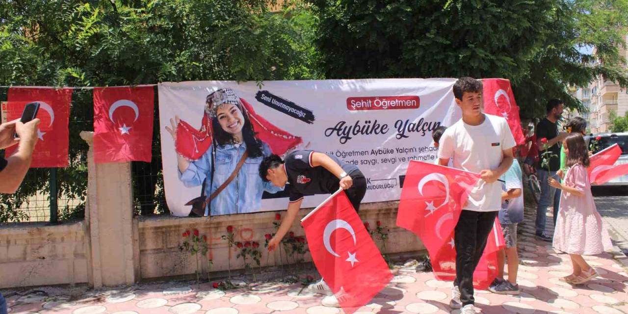 Şehit Öğretmen Şenay Aybüke Yalçın Kozluk’ta Anıldı
